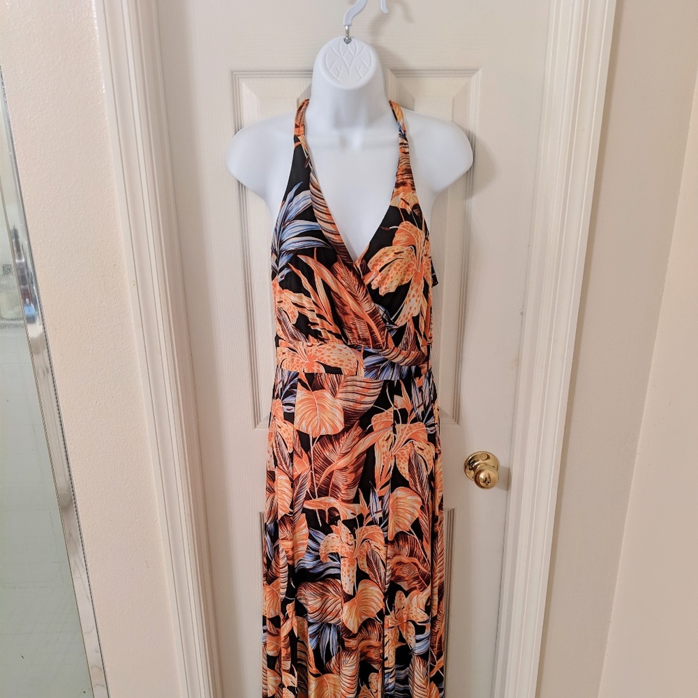 Jennifer Lopez - Low Cut Maxi Dress - Small